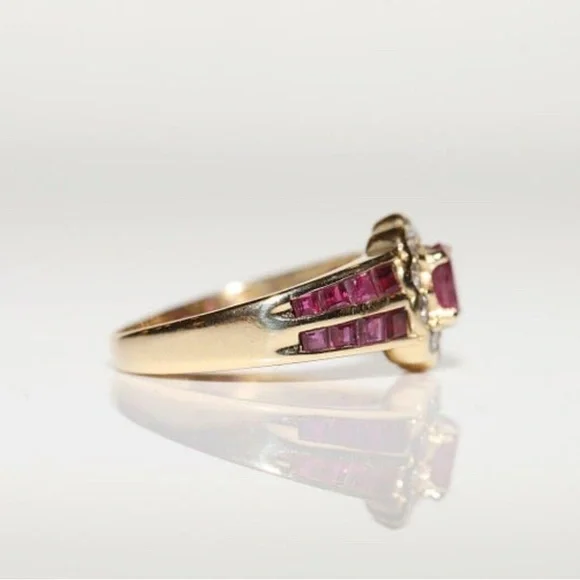Vintage Circa 1980s 18k Gold Natural Diamond And Caliber Ruby Ring size 7